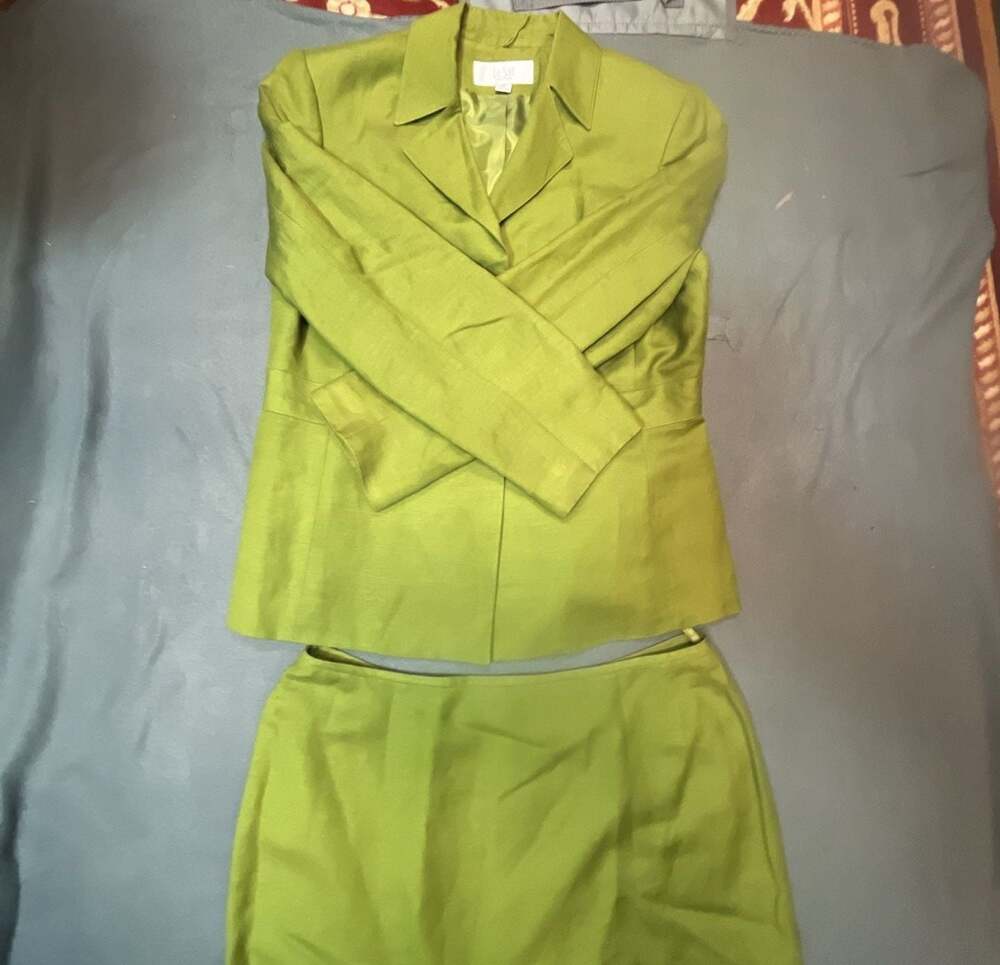 Le Suit Petite Women's 10P Lime Green Linen Blend Blazer and Skirt Suit Set - Picture 6 of 16